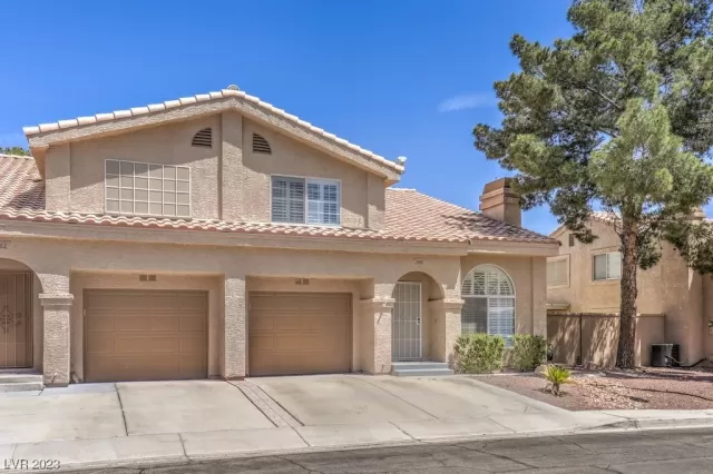 MLS: 2494253 Condo For Sale