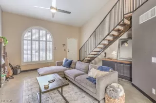 Photo #1: 2494253 Listing 