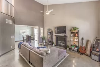 Photo #2: 2494253 Listing 