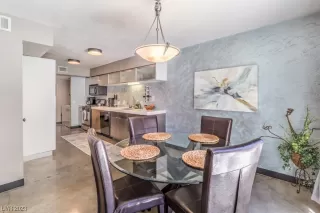 Photo #3: 2494253 Listing 