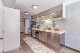 Photo #5: 2494253 Listing 