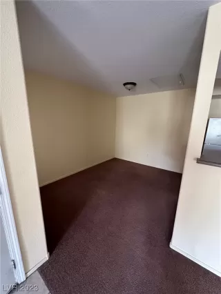 Photo #5: 2494260 Listing 