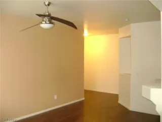 Photo #3: 2494284 Listing 