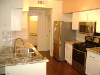 Photo #6: 2494284 Listing 