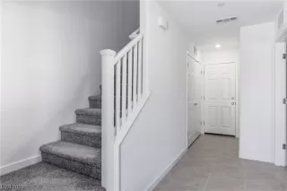 Photo #2: 2494291 Listing 