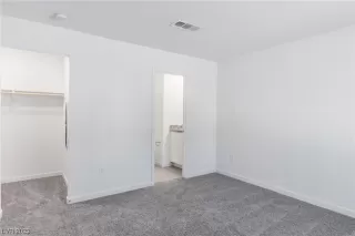 Photo #4: 2494291 Listing 