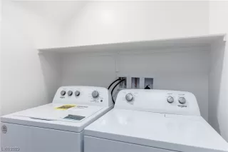 Photo #6: 2494291 Listing 