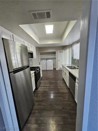 Photo #2: 2494295 Listing 