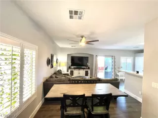 Photo #3: 2494307 Listing 