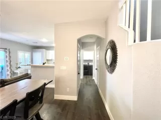 Photo #4: 2494307 Listing 