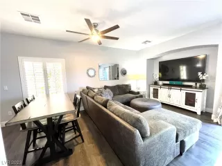 Photo #6: 2494307 Listing 