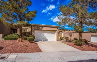 Photo #2: 2494308 Listing
