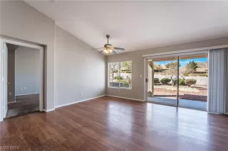Photo #4: 2494308 Listing