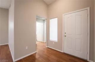 Photo #5: 2494308 Listing