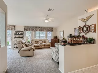 Photo #1: 2494309 Listing