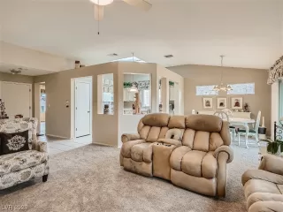 Photo #2: 2494309 Listing