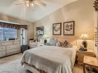 Photo #6: 2494309 Listing