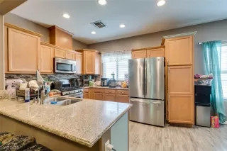 Photo #3: 2494328 Listing