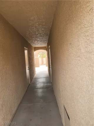 Photo #3: 2494331 Listing 