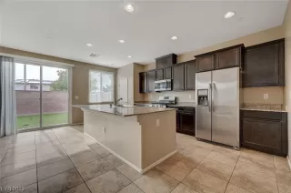 Photo #1: 2494332 Listing 