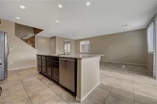 Photo #5: 2494332 Listing 