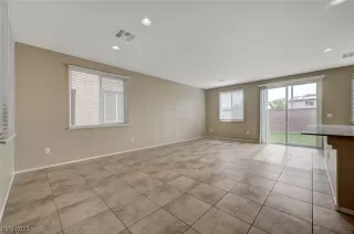 Photo #6: 2494332 Listing 