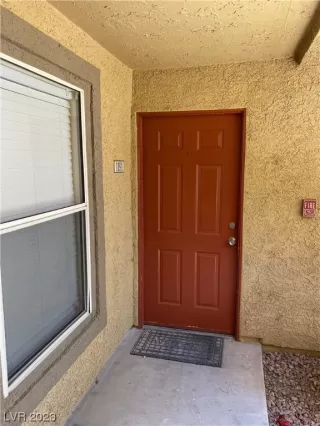 Photo #3: 2494334 Listing