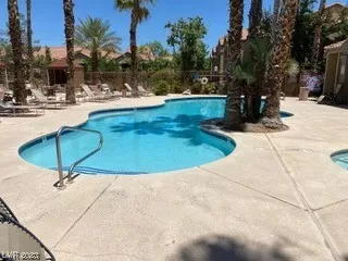 Photo #4: 2494334 Listing