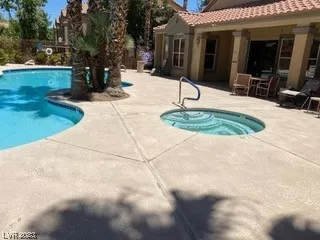 Photo #6: 2494334 Listing