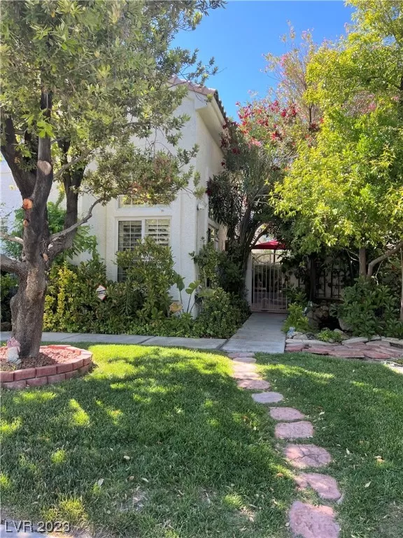 MLS: 2494339 Condo For Sale