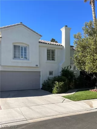 Photo #4: 2494339 Listing