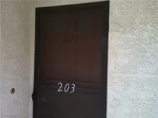 Photo #2: 2494341 Listing 