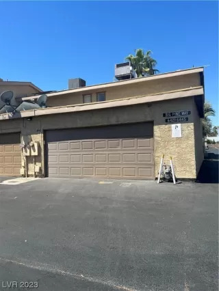 Photo #1: 2494351 Listing