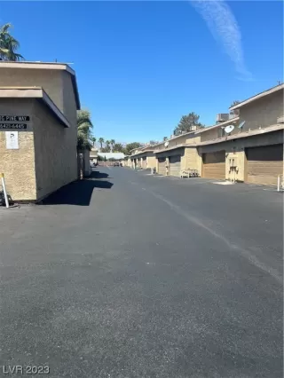 Photo #2: 2494351 Listing