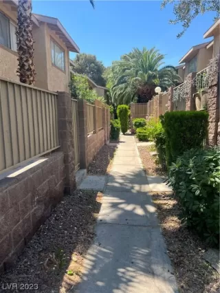 Photo #4: 2494351 Listing