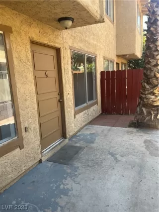 Photo #6: 2494351 Listing