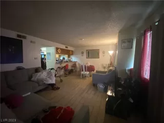 Photo #2: 2494362 Listing