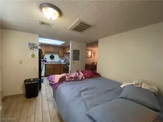 Photo #6: 2494362 Listing