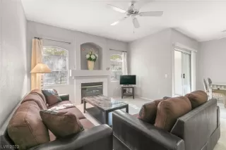 Photo #3: 2494403 Listing