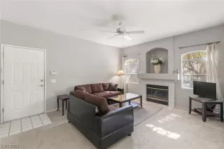 Photo #4: 2494403 Listing