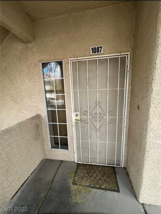 MLS: 2494458 Condo For Sale