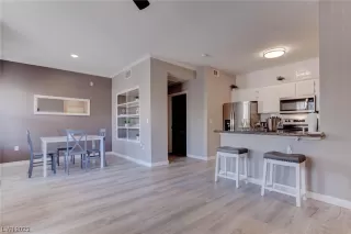 Photo #4: 2494472 Listing