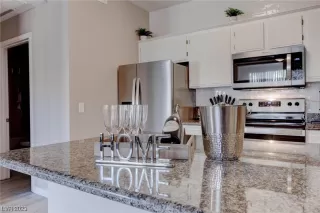 Photo #6: 2494472 Listing