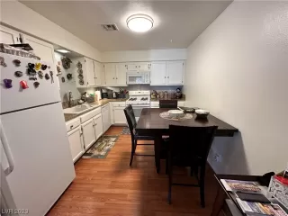 Photo #5: 2494477 Listing