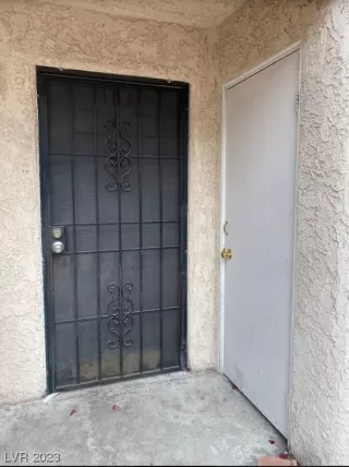 Photo #5: 2494482 Listing 