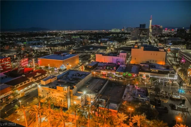 MLS: 2494490 Condo For Sale