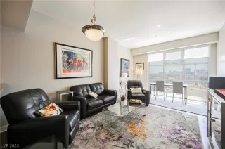 Photo #4: 2494490 Listing