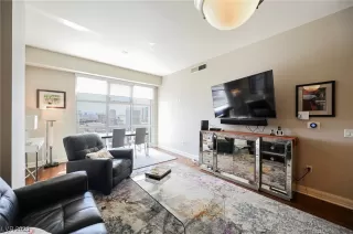 Photo #5: 2494490 Listing