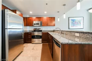 Photo #6: 2494490 Listing