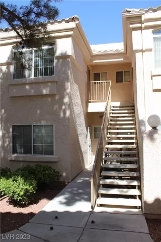 Photo #6: 2494501 Listing 